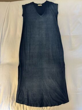 cloth & stone Dark Navy Garment Label on Denim-Look Fabric